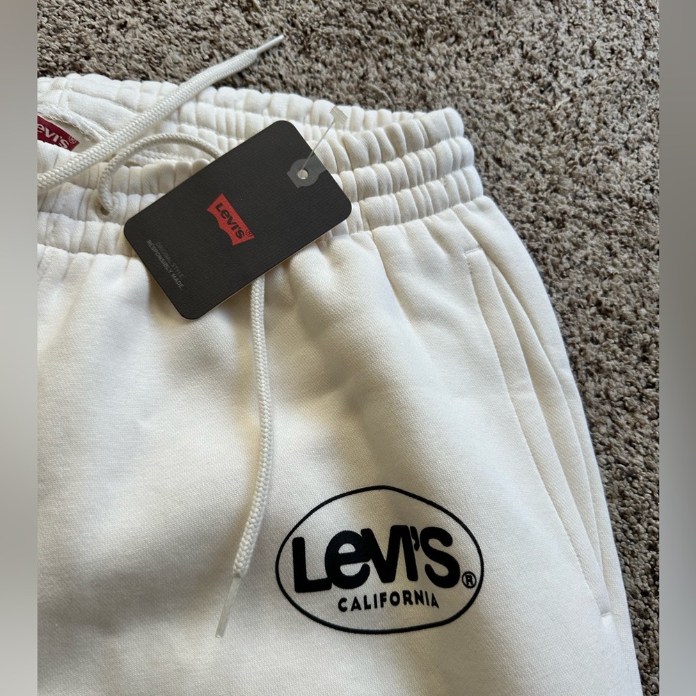 Men’s joggers Levi’s white thick material, medium sweatpants